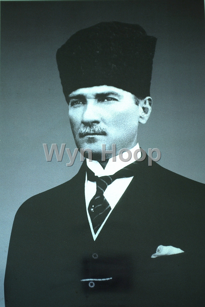 Atatuerk Foto_sw.jpg - Atatürk, Mustafa Kemal